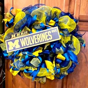 Custom made Sports team wreath of your choice.